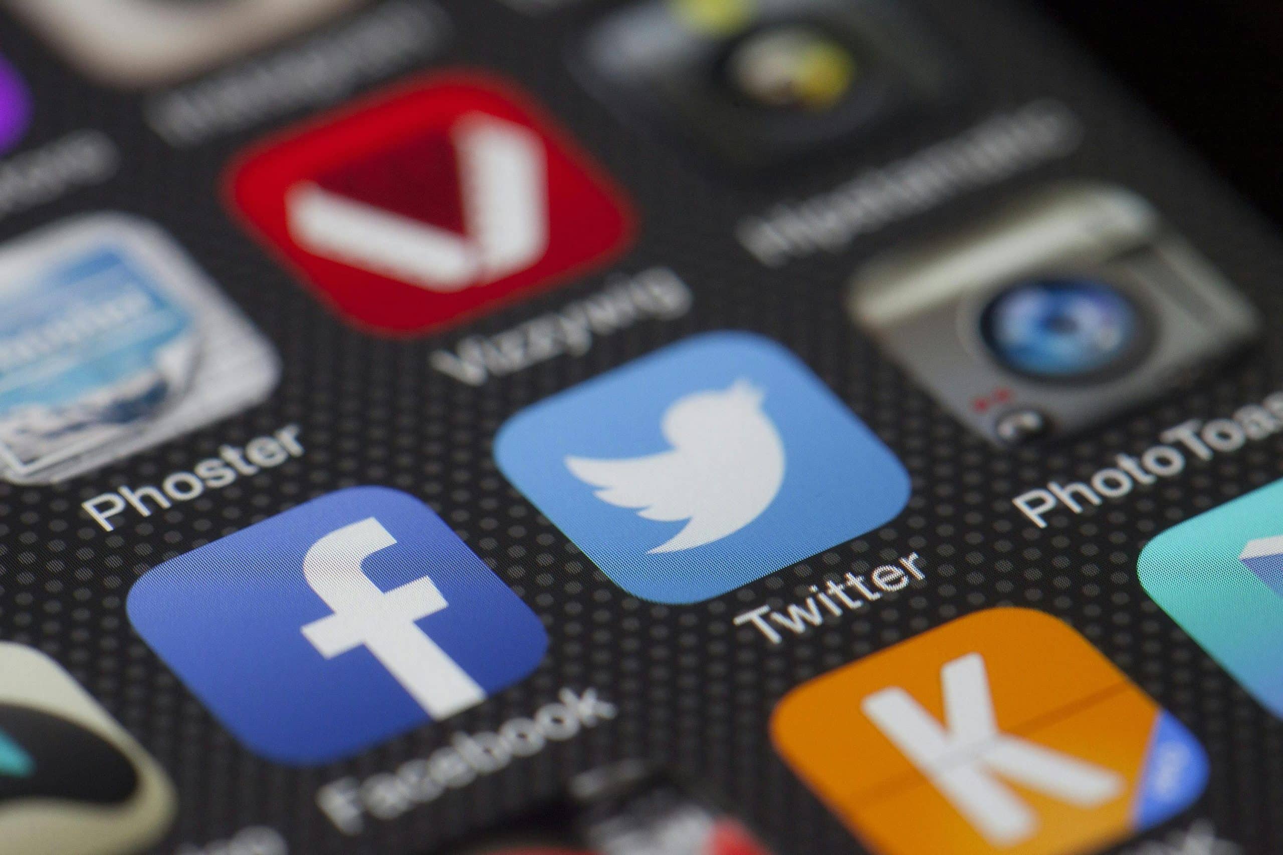 20-must-have-apps-for-malayaless-in-the-uk